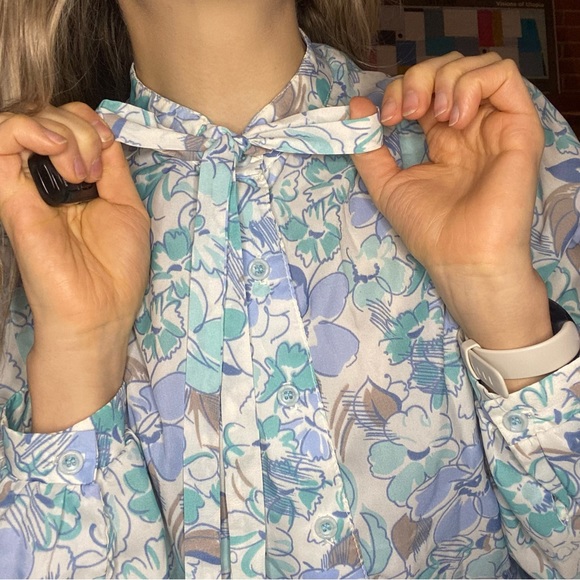 Vintage 1970s ACT III Union Made Pussy Bow Tie Collar Blouse Floral Prin… - Picture 2 of 16